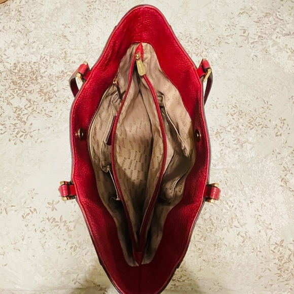 Michael Kors Harper Large East West Tote, Red - Picture 4 of 6